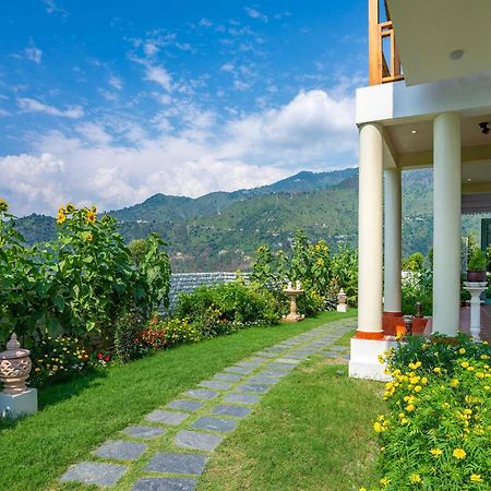 Stayvista At The Oakridge 4 Bhk Villa In Dharamshala With Jacuzzi & Balcony Csamba Kültér fotó