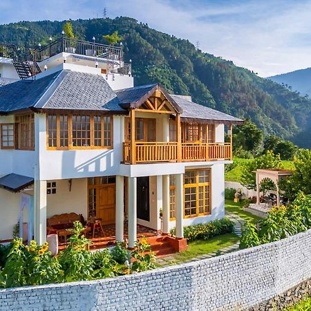 Stayvista At The Oakridge 4 Bhk Villa In Dharamshala With Jacuzzi & Balcony Csamba Kültér fotó