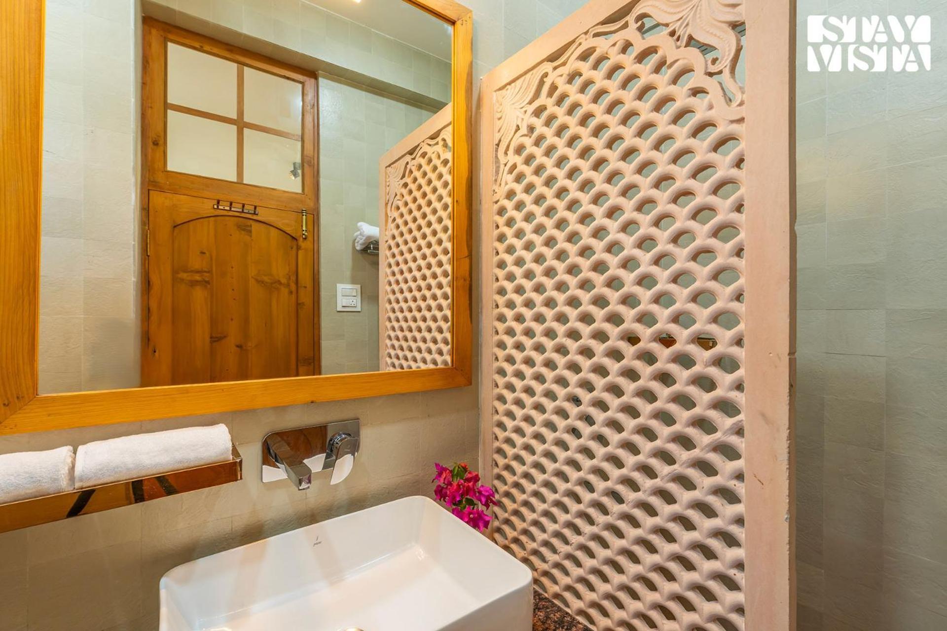 Stayvista At The Oakridge 4 Bhk Villa In Dharamshala With Jacuzzi & Balcony Csamba Kültér fotó