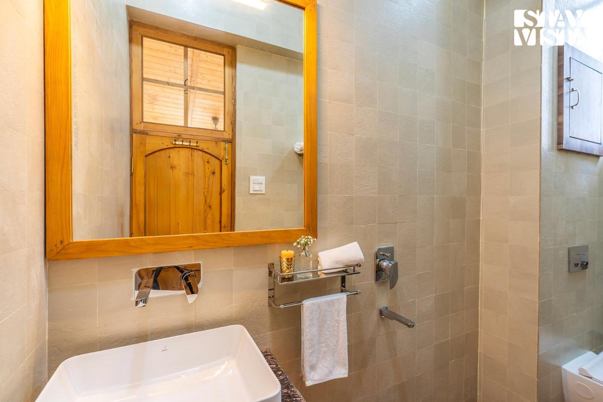 Stayvista At The Oakridge 4 Bhk Villa In Dharamshala With Jacuzzi & Balcony Csamba Kültér fotó
